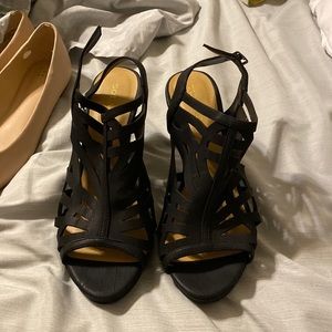 NEVER WORN Size 9.5 Black Heels